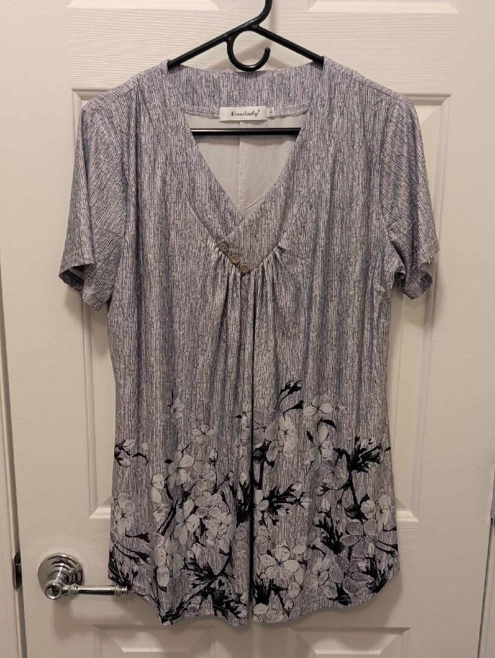 Gray And Purple Floral V-Neck Short Sleeve Tunic